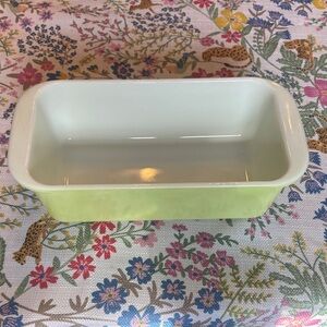 Pyrex 213 1 1/2 GT lime, green Rectangular Baking Dish
